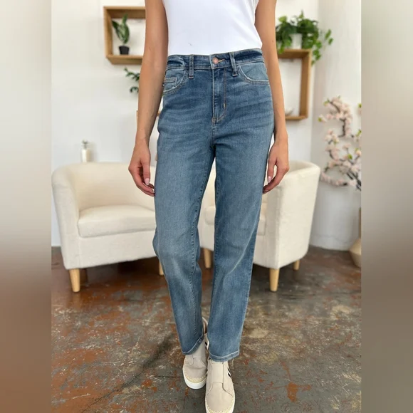 Judy Blue High Rise Classic Straight Fit Jeans No Distressing Regular Plus NEW - Picture 5 of 16